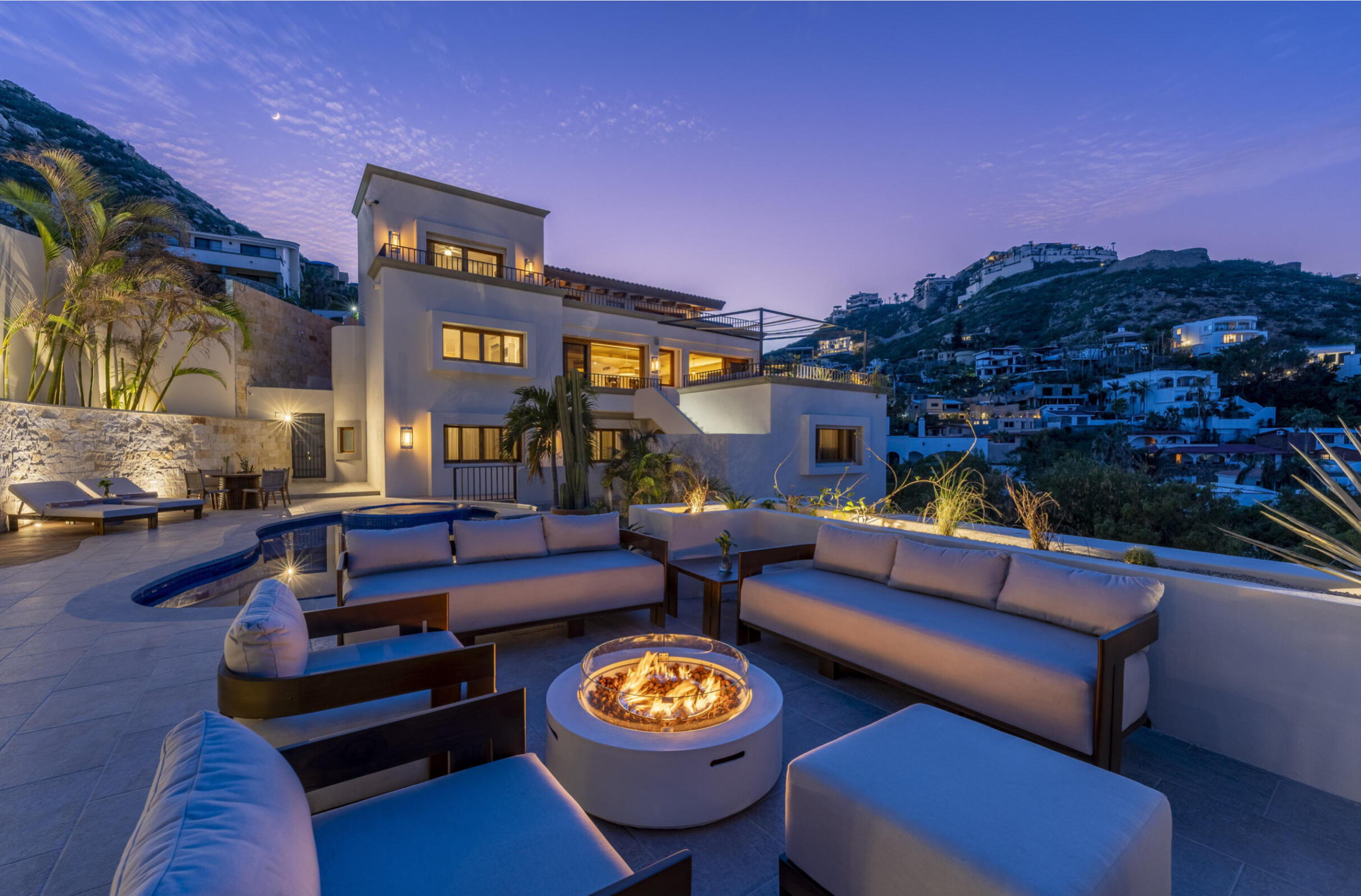 Cabo San Lucas Pedregal Csl Casa LA PIÑATA A luxury villa located in the exclusive Pedregal Cabo San Lucas. Perfect as a private residence or a high-end vacation rental, this villa offers an exceptional combination of comfort, style, privacy, and location.The villa features 8 bedrooms including a service room (as an independent apartment suite), 8.5 bathrooms, and 13 beds.Fully furnished and equipped with top-quality finishes, providing a turnkey experience.Every detail has been thoughtfully crafted to create an exceptional space for family gatherings and entertaining. The expansive terrace includes a great swimming pool, 2 jacuzzi, bar, 2 BBQ station, 2 fire pits, and multiple lounge areas, to enjoy the very best of Cabo living The interiors feature cozy and elegant living spaces, including a inside bar, games room, media room and impeccable design in every corner Fully furnished and equipped, representing an outstanding opportunity. With its exceptional design, amenities, and location, this villa embodies the best of the Baja lifestyle for sale