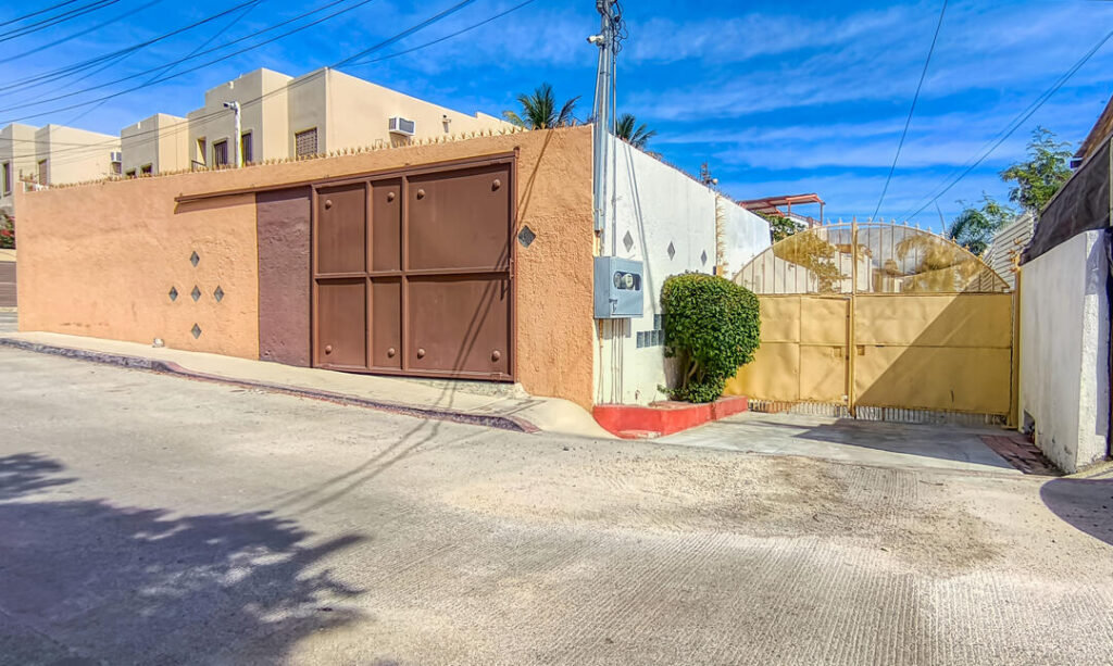 Cabo San Lucas Lienzo Charro Prime Development Opportunity or your Dream Mexican Home in Downtown Cabo San Lucas This developer lot or single-family home offers an exceptional location just one block from the vibrant heart of downtown Cabo. Spanning 7,700 m², this property provides unmatched convenience, with everything Cabo San Lucas has to offer just steps away. Prime Location: 3-minute walk to restaurants, nightlife, and attractions. 5-minute walk to the Cabo Marina. 10-minute walk to two swimmable beaches. Existing Structures: The property features a total construction of 530.58 m², including: A two-story main building with a second-floor deck and rooftop deck. A single-story casita at the rear of the property. A pool and party area. Development Potential: (see Supplement Remarks) Development Potential:With ample space, this lot is ideal for a multi-condo building with parking and amenities, making it a prime site for a modern residential project that blends convenience, luxury, and accessibility.This is a rare opportunity to create a contemporary development in one of Cabo's most sought-after locations, offering both a premium lifestyle and proximity to the best the area has to offer.Note: MLS markers may not accurately reflect the property distribution; details can be verified during the closing process. Explore images and a 3D Matterport tour for a closer look at this unique offering. – Calle Benito Juarez, Cabo San Lucas, BS