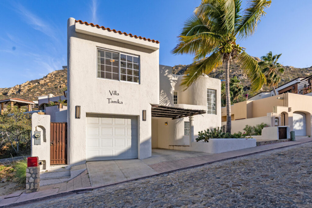 Cabo San Lucas Pedregal Csl Looking for your dream home in Pedregal de Cabo San Lucas? Explore Villa Tamika, each of its 3 bedrooms offers a private bathroom. With an open floor plan walking from the living room to a terrace overlooking the lower level pool area. Well-equipped featuring a wonderful terrace with a swimming pool, jacuzzi, lounge chairs and a shaded dining area on the patio. Fire up the outdoor grill and enjoy with friends and family. Admire – Camino del Cerro, Cabo San Lucas, BS